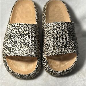 Tan and Black Cheetah Print  Slides - EU size 36-37